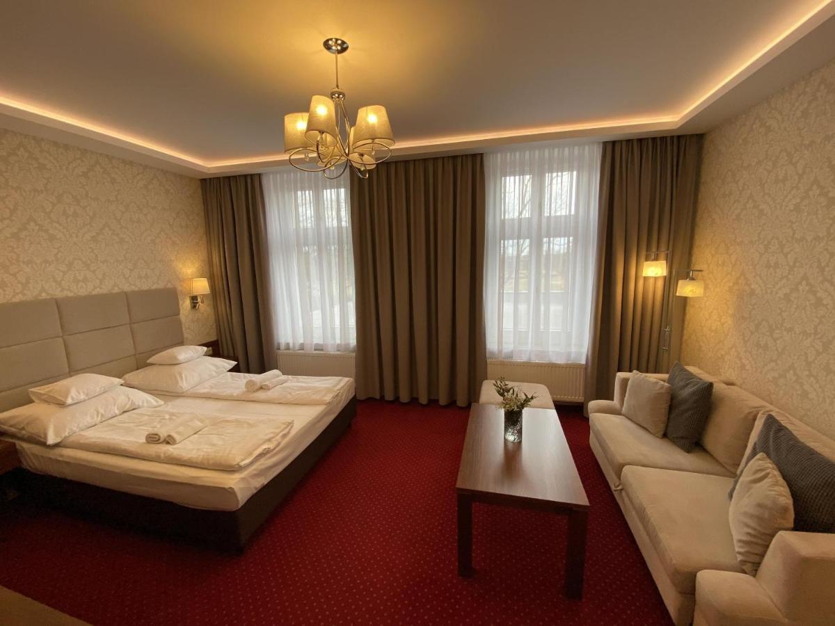 Hotel Zamek Chalupki ภายนอก รูปภาพ